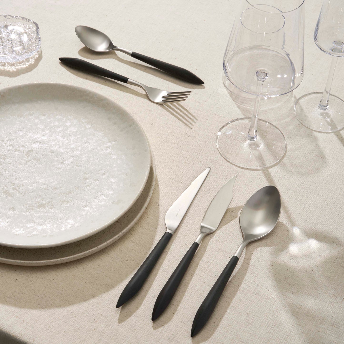 Bugatti Ares Cutlery Set 16-piece Cutlery Set - Black